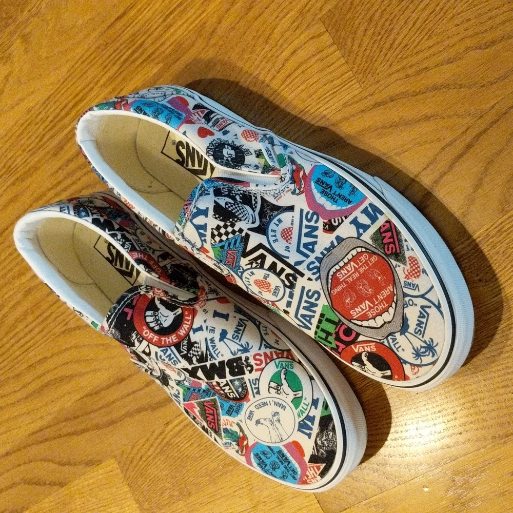 Vans logo design Men's slip-on NWOB